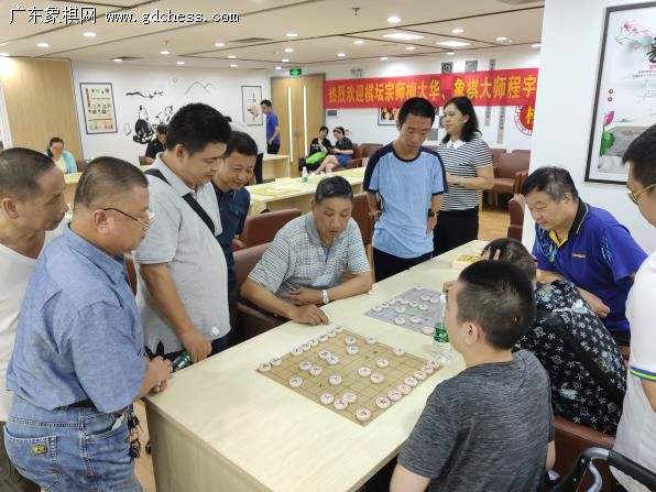 情暖鹏城 柳大华,程宇东走进深圳市残疾人象棋训练基地