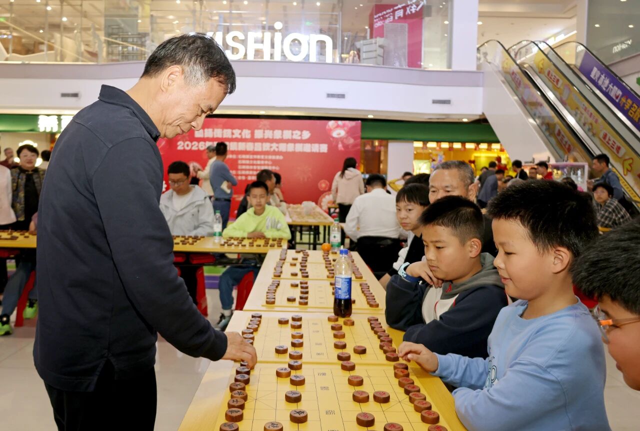 吕钦大师车轮战贺新岁,“广东十虎”选拔耀棋乡