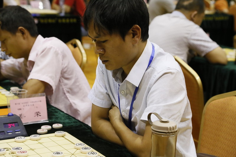棋手照片全集(女13位,男195位)-2014年第6届杨官璘杯全国象棋公开赛